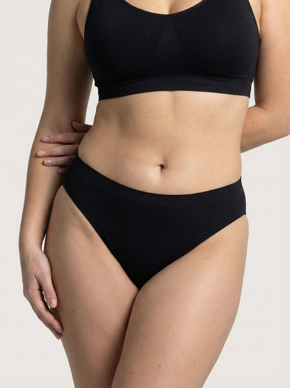 Leak-Proof Seamless Brief